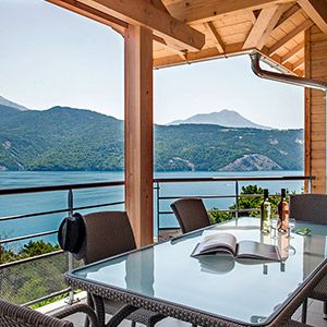 Appartement vue sur lac de serre poncon dans les hautes alpes